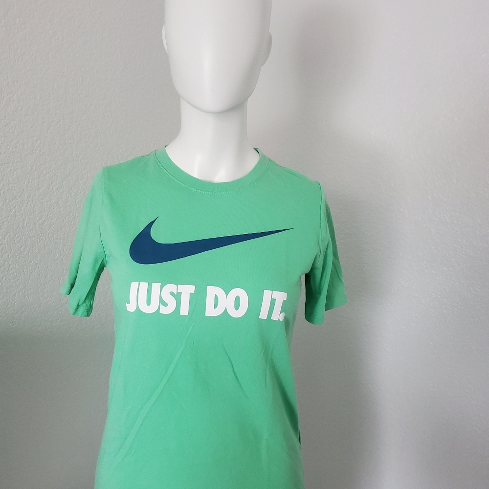 Boys Nike t-shirt